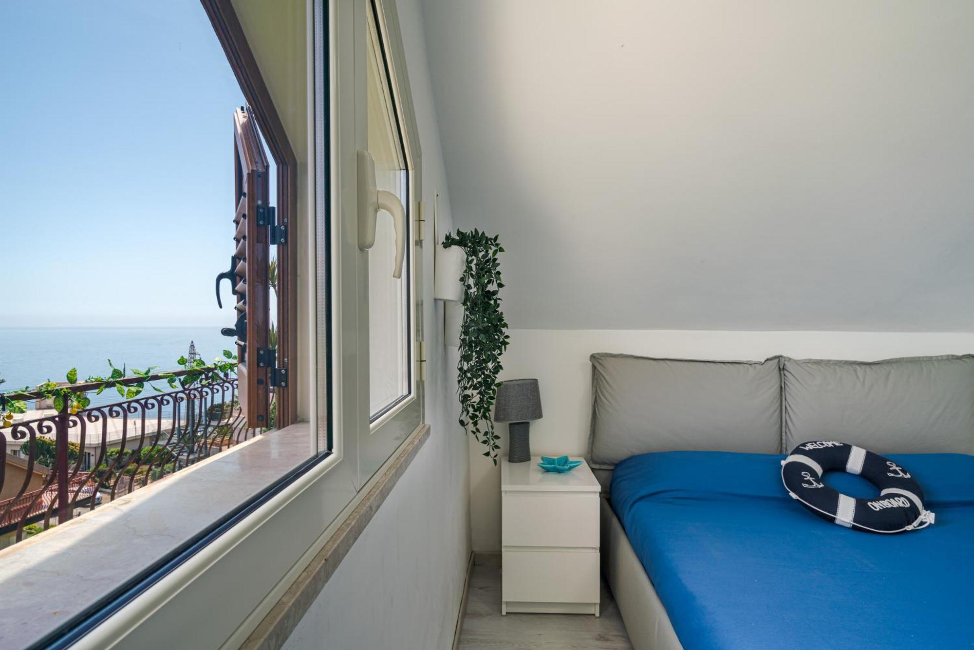 Apartmán La Goccia Sul Mare Letojanni Exteriér fotografie